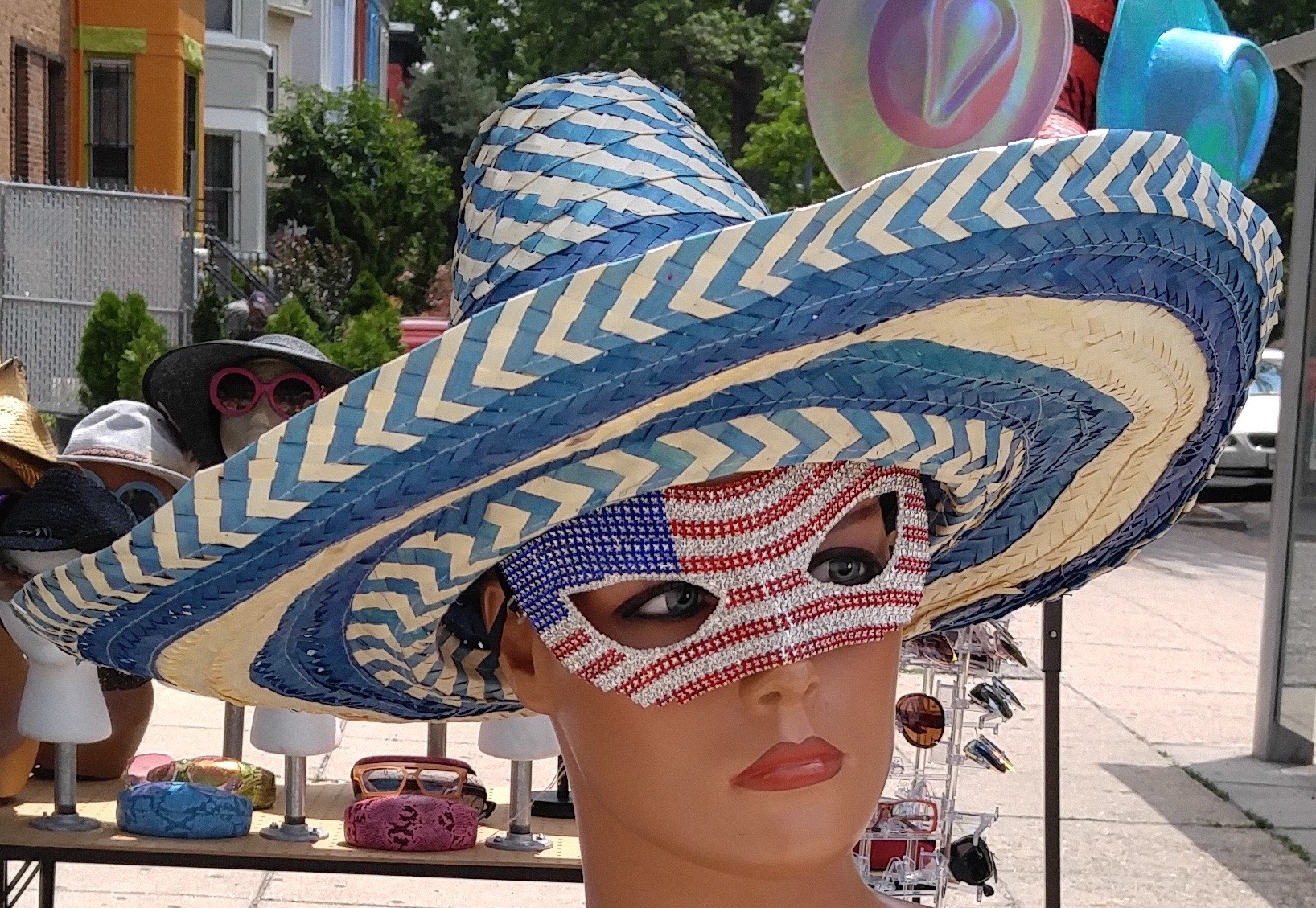Mannequin Victoria models Mexican hat & U.S.A mask